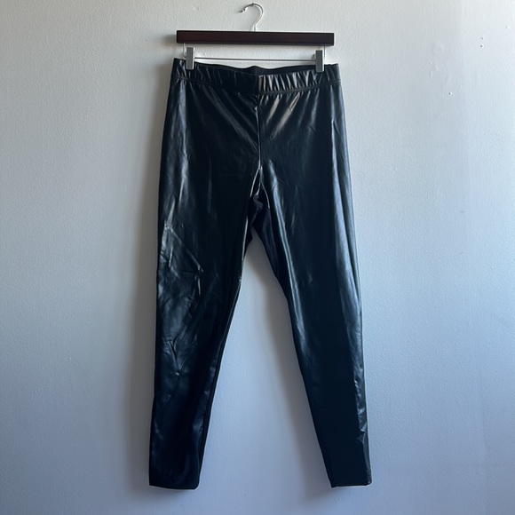 Old Navy Leather Look Leggings Large - Picture 3 of 6
